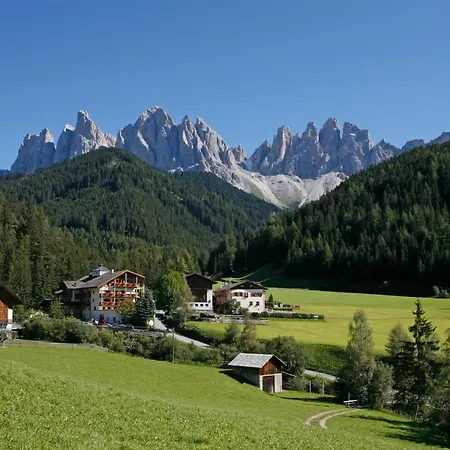 Hotel Ranuimuellerhof Funes (Bolzano)